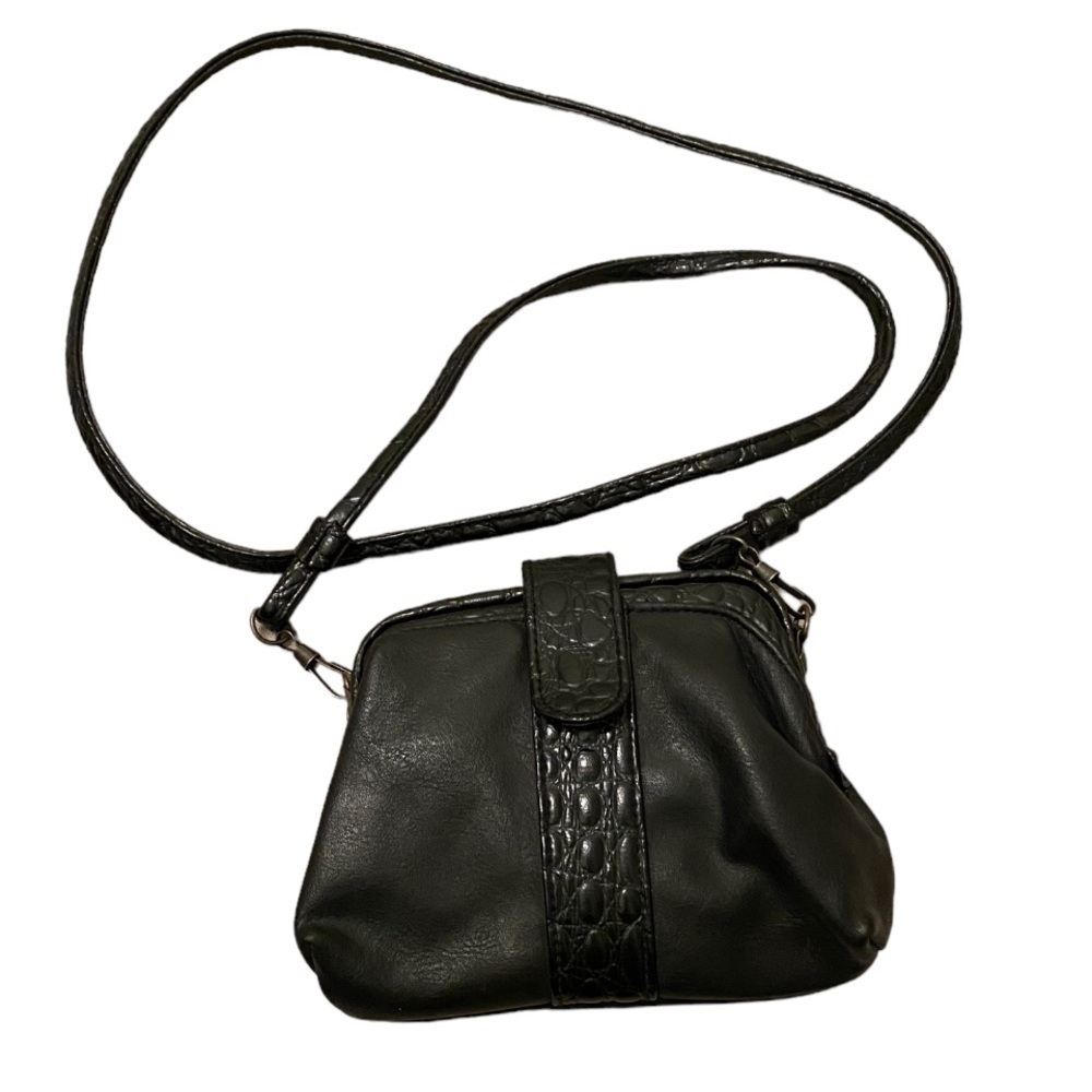 Pacific Connections Made in USA vintage black leather small purse .